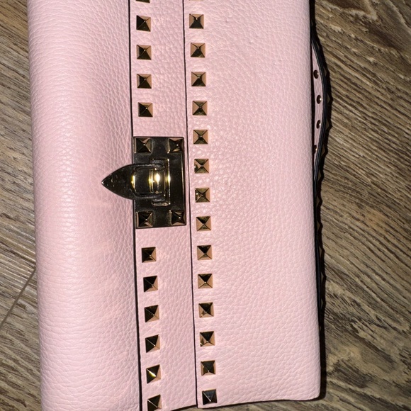 Authentic Valentino Rockstud clutch/crossbody bag. - Picture 4 of 16